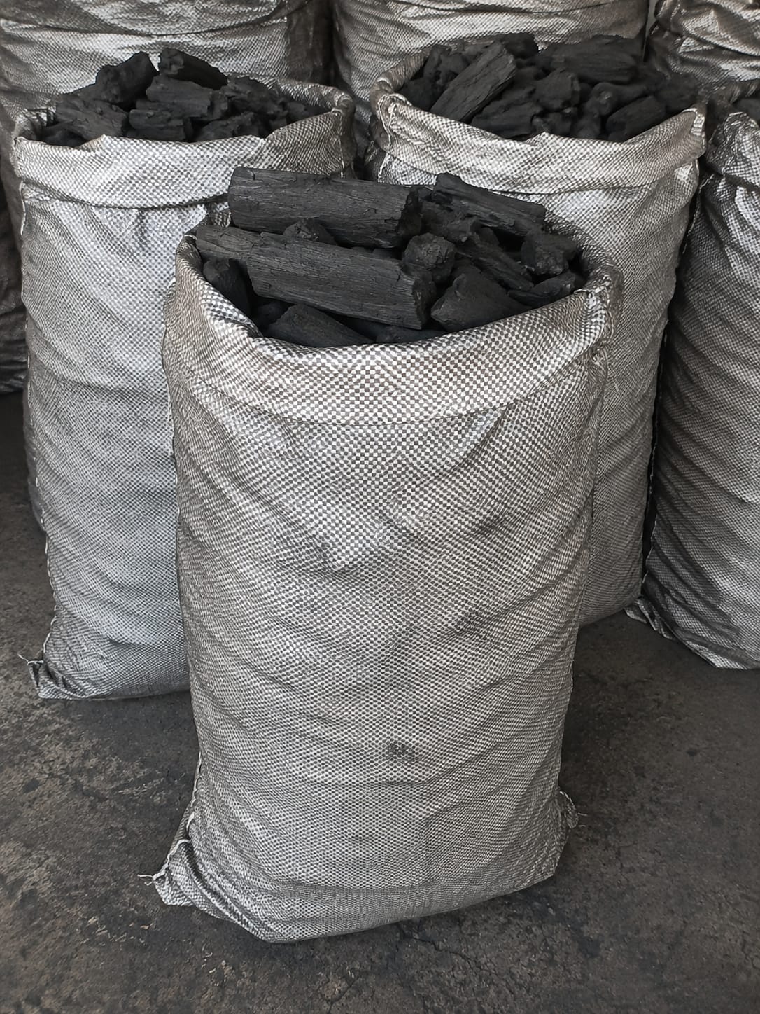 Carbon en saco 25 kg aprox